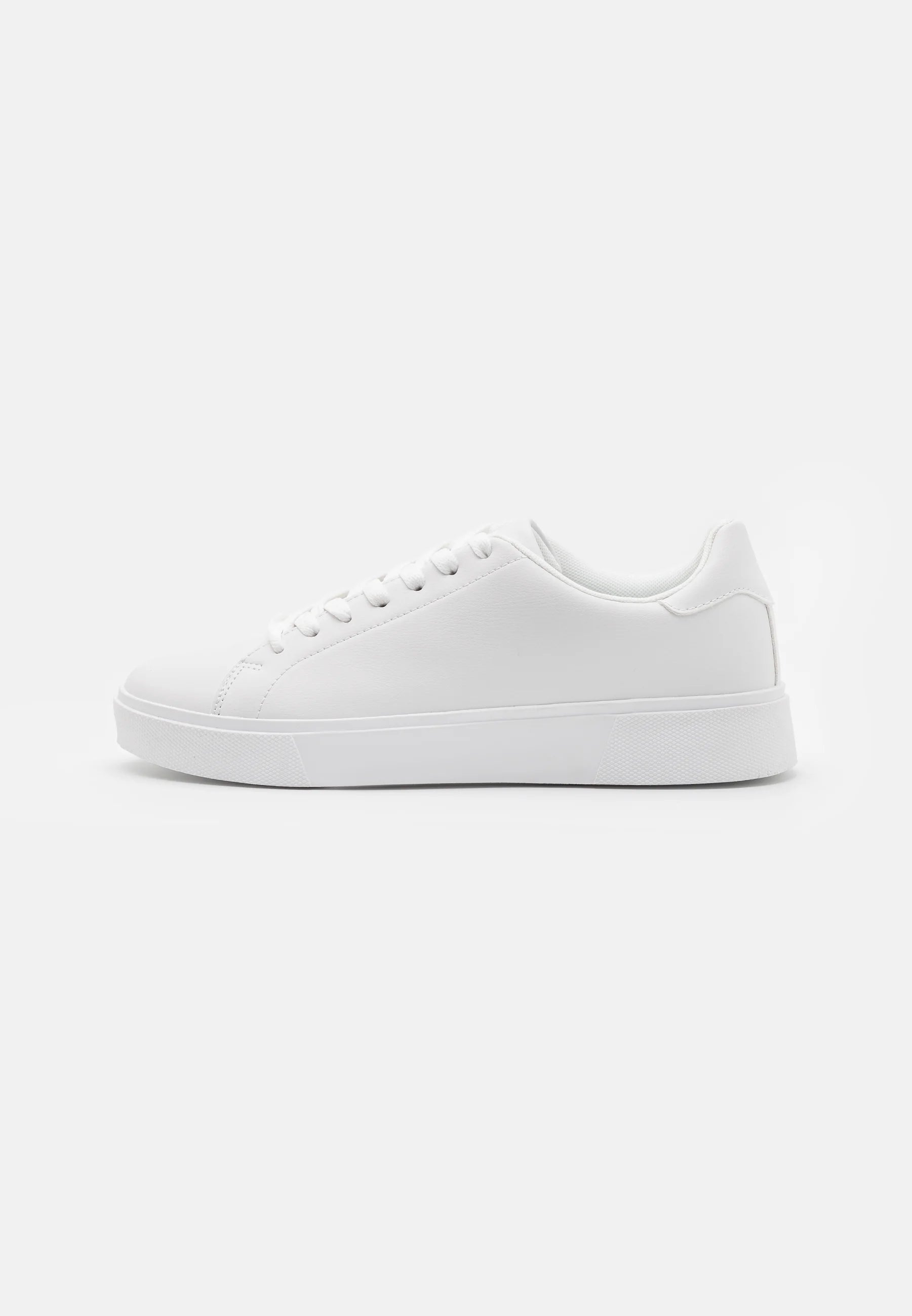 ZAPATILLAS BÁSICAS BLANCAS